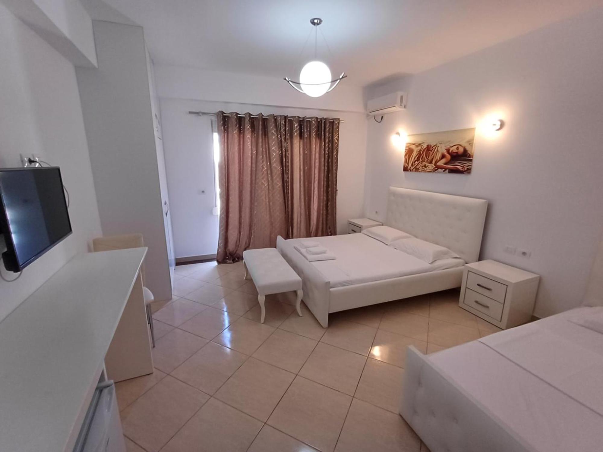 Hotel Sherifi Sarandë Eksteriør bilde